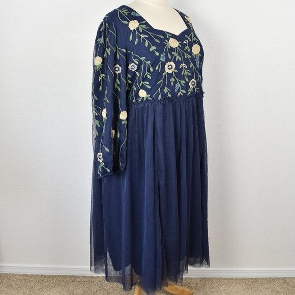 JessaKae Leah Dress Floral Embroidered - 4x - Picture 8 of 9